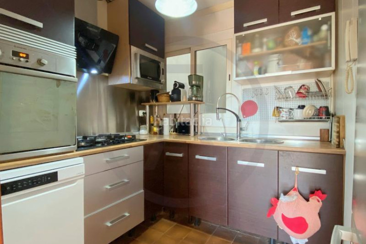 Piso muy amplio y reformado! en San Pere Terrassa