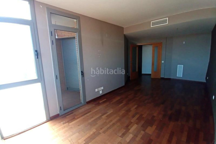 Piso  de 3 habitaciones, y 2 baños en Egara Terrassa