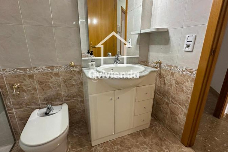 Piso  en planta baja de 3 habitaciones, todo exterior, La Cogullada en Terrassa