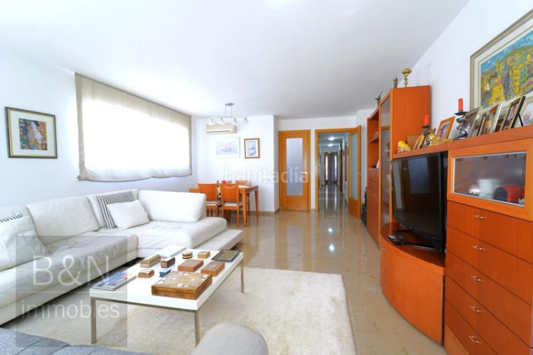 Dúplex espectacular terraza, garaje privado capacidad para 4 coches, vivienda amplia y luminosa! en Terrassa