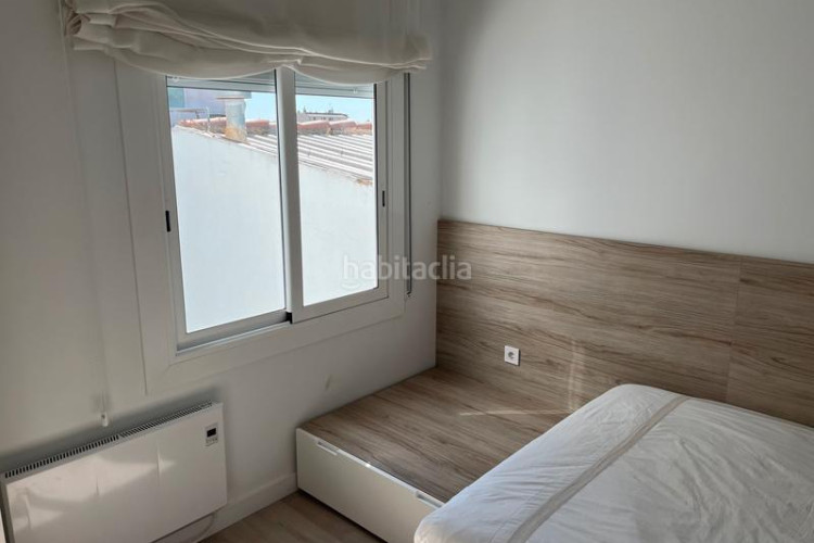 Piso en carrer de topete 52 precioso piso muy luminoso en inmejorable ubicación: consta de un salón-comedor, cocina, 3 habitaciones, baño, aseo, balcón y tra. en Terrassa