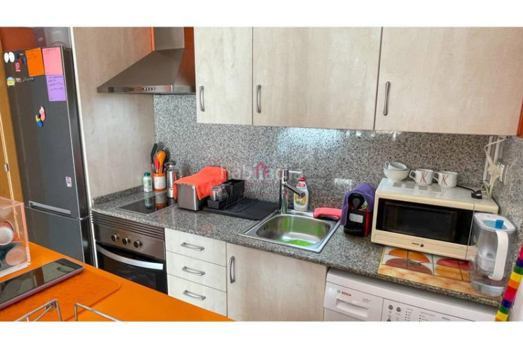 Piso  seminuevo en venta tocando avda. de barcelona de 35m construidos. en Terrassa