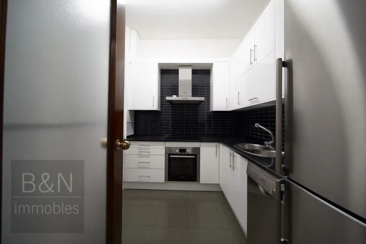 En exclusiva: planta baja con alma de hogar, gran terraza y parking en un entorno tranquilo rodeado