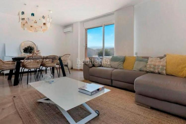 Dúplex en carrer de miquel vives 5 exclusivo duplex: salón-comedor, cocina, 4 habitaciones, 3 baños, terraza, pk y trastero en Terrassa