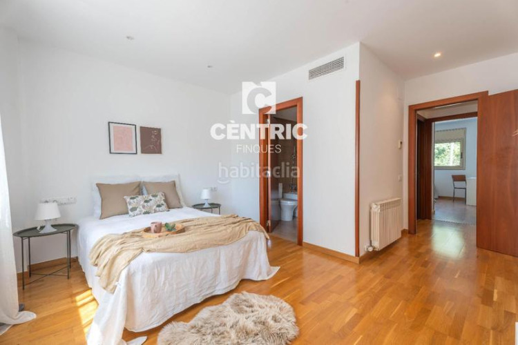 Casa adosada espacio, luz y exclusividad en el centro en Terrassa