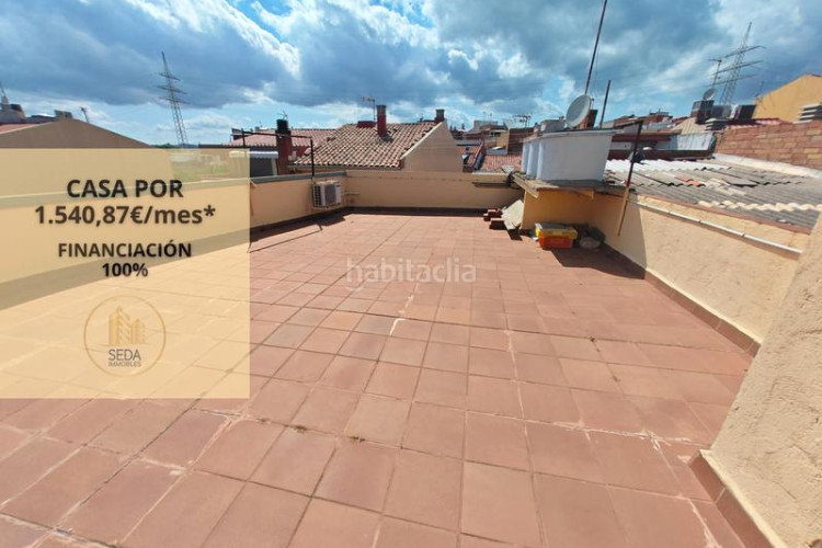 Casa dos viviendas independientes en una sola casa en la gripia – les arenes en Terrassa