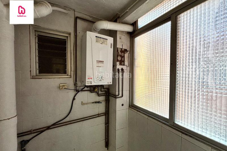 Piso  de 4 habitaciones con lavadero galería y balcón en Terrassa