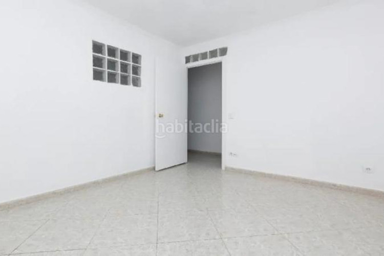 Piso ¡espacioso piso , ideal para familias! en La Maurina Terrassa