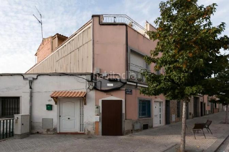 Piso ¡espacioso piso , ideal para familias! en La Maurina Terrassa