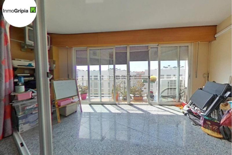 Piso  en venta en les arenescan montllorla grípia08227 en Terrassa