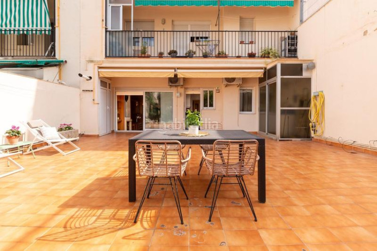 Planta baja en calle de galileu 341 jardí privat amb espai verd únic i amb pàrquing en Terrassa