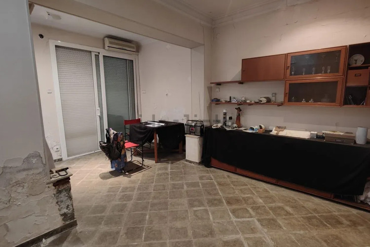 Venta Casa Adosada a Reformar con muchas posibilidades.