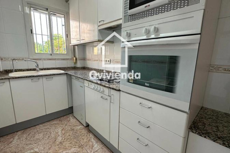 Piso  en planta baja de 3 habitaciones, todo exterior, La Cogullada en Terrassa