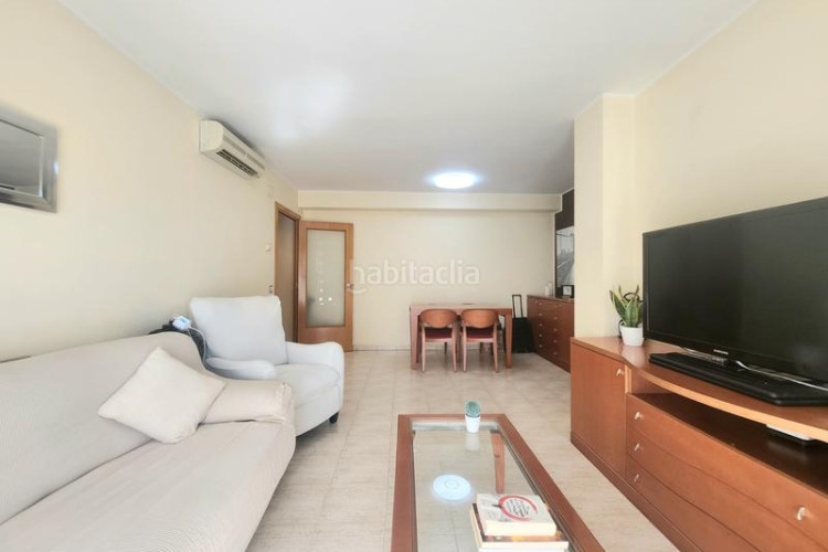 Piso 3 dormitorios, piscina, parking y trastero en Terrassa