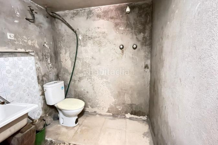 Casa local per a edificar casa unifamiliar. en Les Arenes - La Grípia - Can Montllor Terrassa