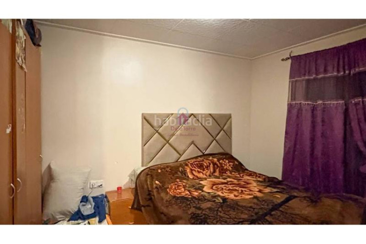 Piso  en venta tocando a passeig 22 juliol de 70m construidos de 3 habitaciones con ascensor y salida a balcón. en Terrassa