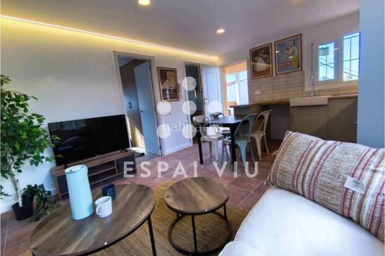 Casa adorable casita con jardín recién reformada. en Terrassa