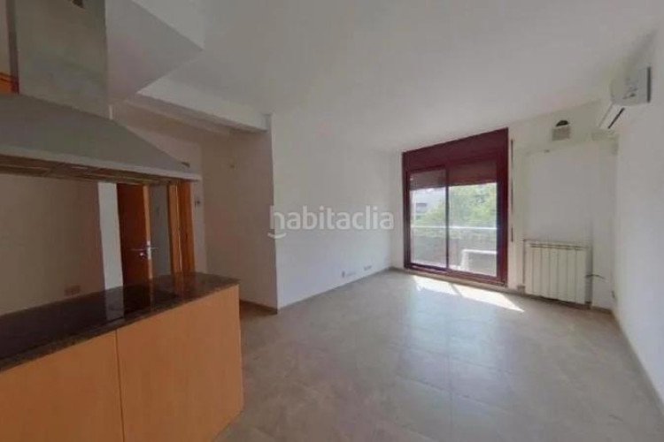Piso (barcelona). "okupado" (no se puede visitar ni hipotecar). en Terrassa