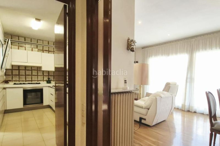 Piso de 4 hab al carrer ireneu a 50 metres rambla en Terrassa