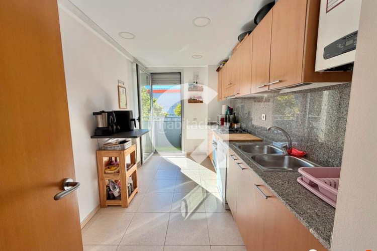 Piso impecable piso con balcon en Torre - Sana Terrassa