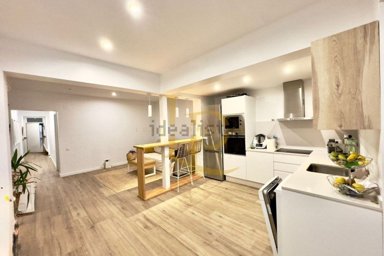 Chalet adosado en venta en Calle de Solsona