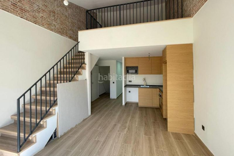 Dúplex  nuevo con terraza y buhardilla en ca naurell en Terrassa