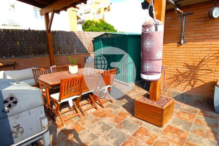 Dúplex  de ensueño en el centro con gran terraza y balcón, 2 plazas de parking y detalles premium en Terrassa