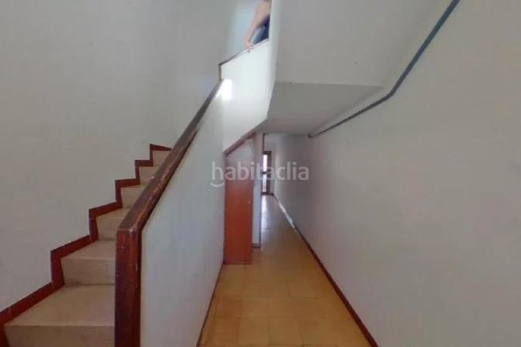 Piso (barcelona). "okupado" (no se puede visitar ni hipotecar). en Terrassa