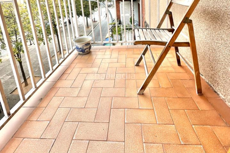 Piso  con 4 dormitorios y balcón en Sant Pere Nord Terrassa