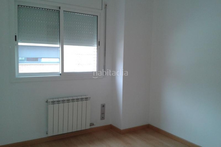 Piso acogedor piso de 1 dormitorio en venta, con cocina americana, terraza acristalada y parking. ideal para disfrutar de comodidad y e en Terrassa