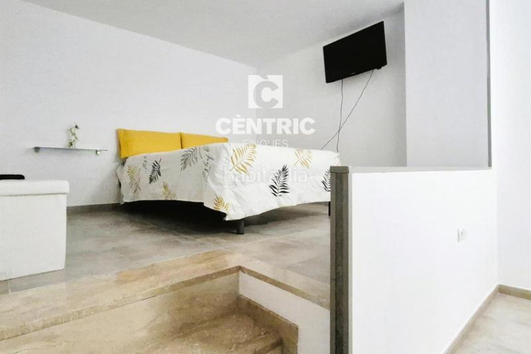 Piso planta baja seminueva de 3 hab con patio 60 m2 sur en francesc macia en Terrassa