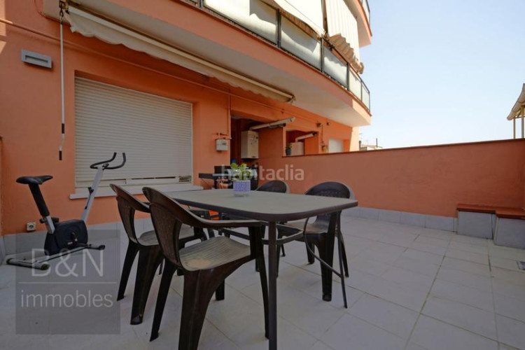 Piso en el centro con terraza de 20m y a un paso del parc vallparadís en Terrassa