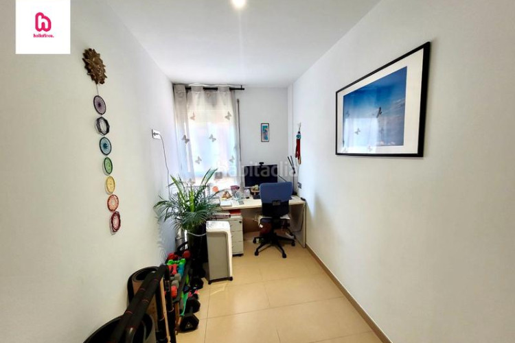 Piso  de 2 habitaciones para entrar a vivir con parking en Terrassa