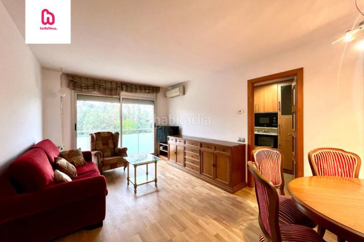 Piso  de 3 habitaciones con 2 balcones y vistas al parque sant jordi en Terrassa