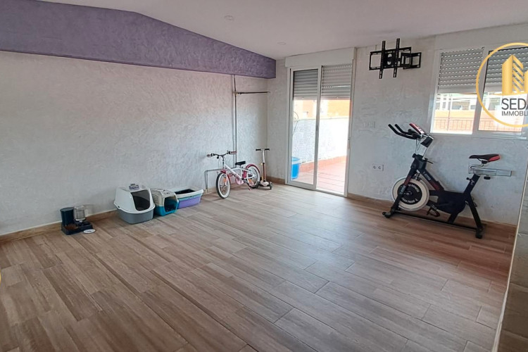 Carrer de la Mare de Du00E9u del Carme, Ca n'Anglada