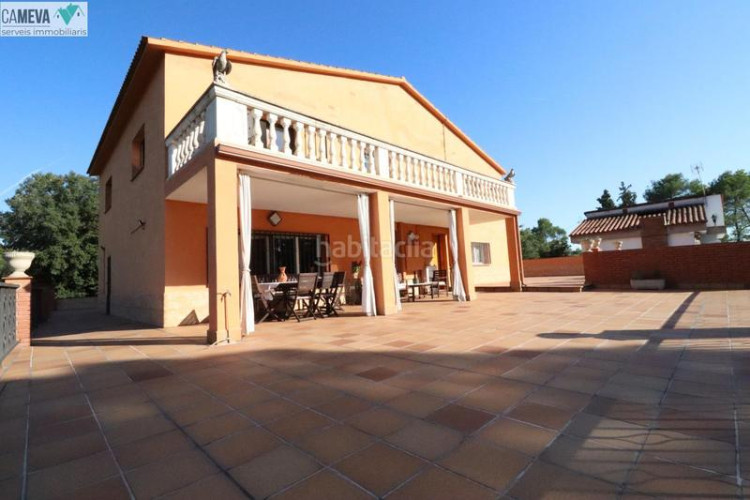 Casa única e impresionante finca a 4 vientos con piscina y jardin en Terrassa