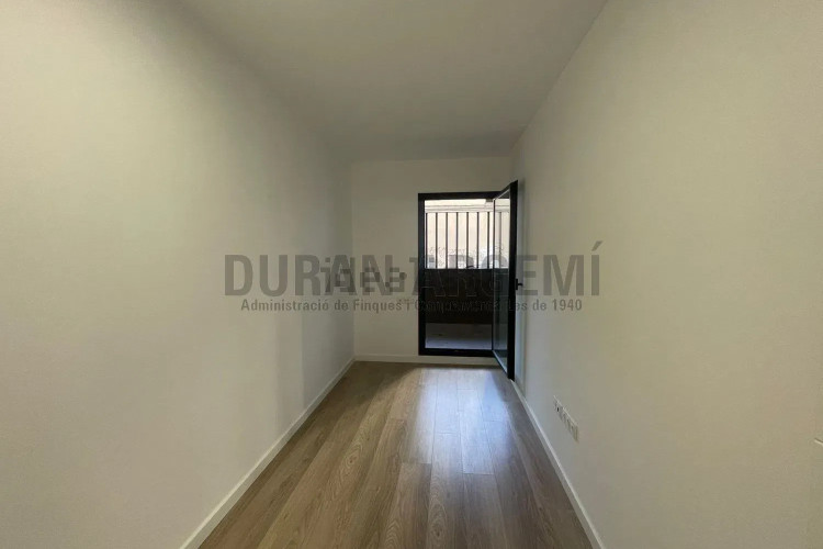 Piso en calle Transversal, 181