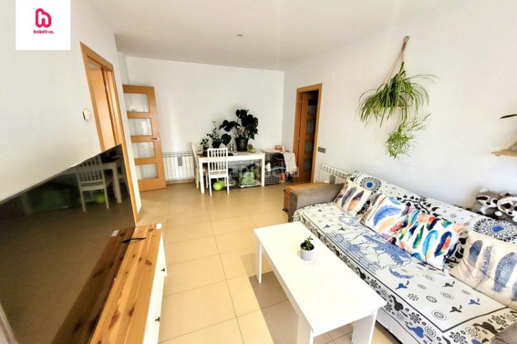 Piso  de 2 habitaciones para entrar a vivir con parking en Terrassa