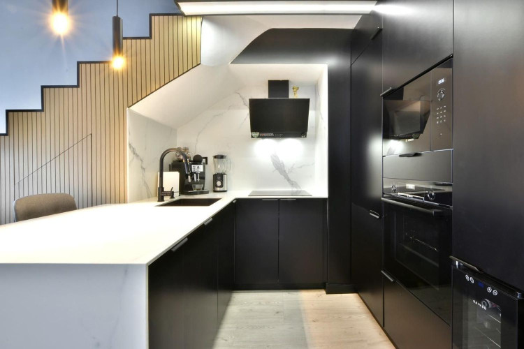 Calle de Sevilla, Egara