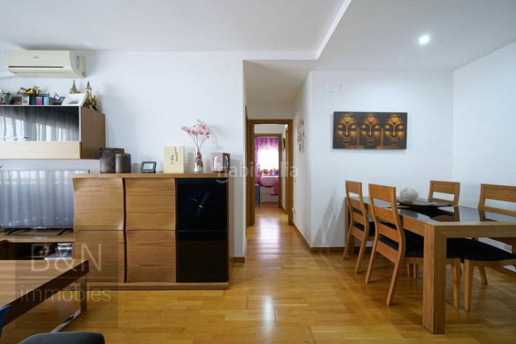 Piso te vas a enamorar de su carácter! amplio, luminoso, con zona comunitaria y plaza de párquing con trastero en Terrassa