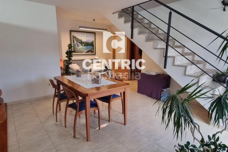 Piso dúplex 3 habt estudio pk en Les Arenes - La Grípia - Can Montllor Terrassa