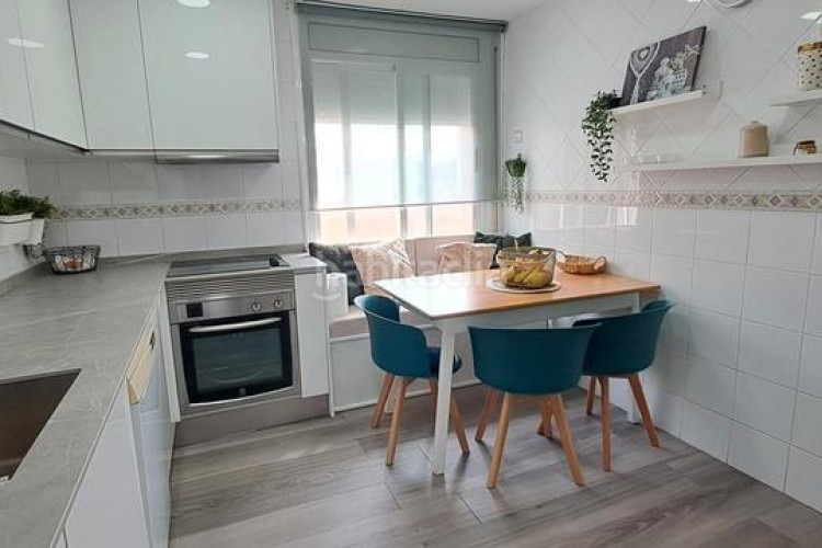 Piso zona de Ca n'Anglada. ático de 2habs + 1 lav. + 2 terrazas en Terrassa