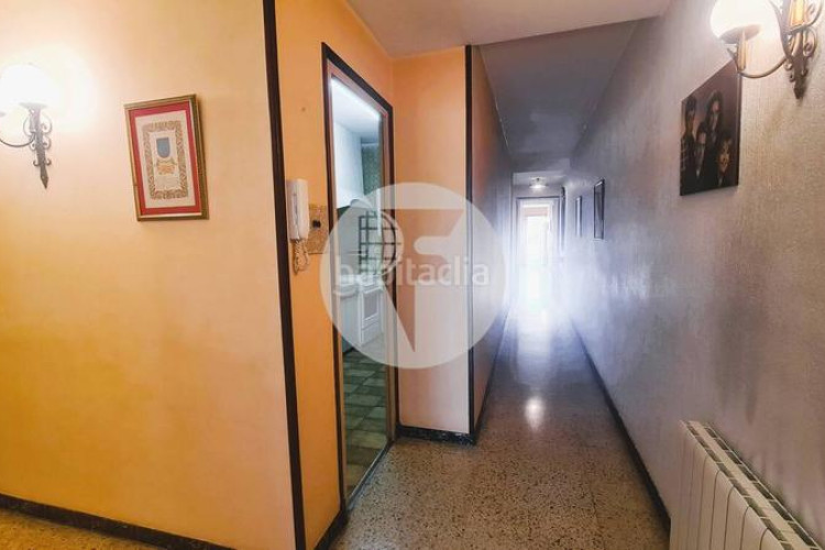 Piso amplio piso de 130 m con grandes posibilidades junto a plaza cataluña en Terrassa