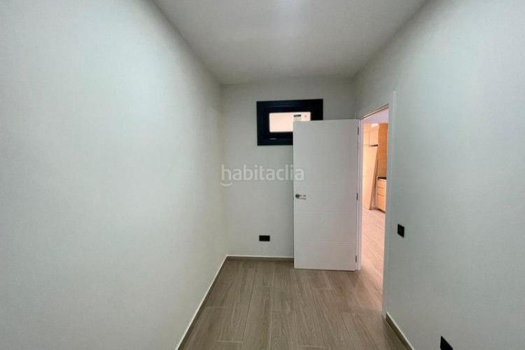 Piso zona de Ca n'Aurell. obra nueva de 3habs + 2lav. + patio en Terrassa