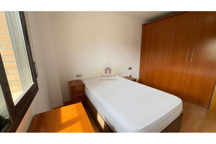 Poetesa Capara, Sant Pere Nord