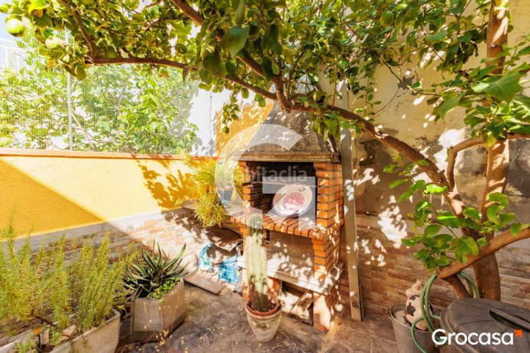 Casa amplia casa para dos familias en Les Arenes - La Grípia - Can Montllor Terrassa