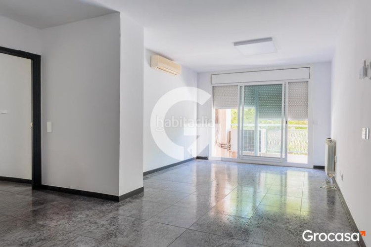 Piso amplio piso con balcón en Les Arenes - La Grípia - Can Montllor Terrassa