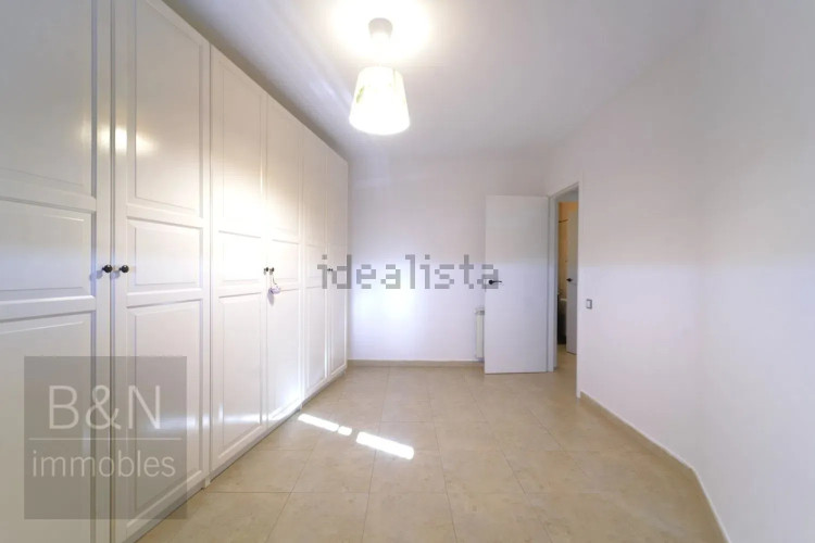 ¡Bienvenido al hogar de tus sueños! Este exclusivo dúplex es mucho más que una vivienda.