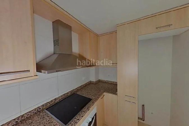 Piso errassa (barcelona). "okupado" (no se puede visitar ni hipotecar). en Terrassa