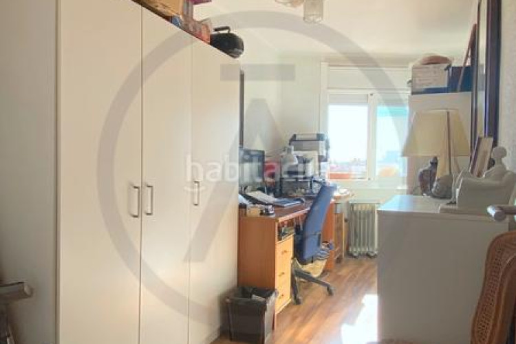 Piso muy amplio y reformado! en San Pere Terrassa